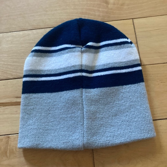 Winter toque - leafs colours - Picture 2 of 2